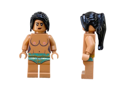 Figurine Lego nue avec des seins