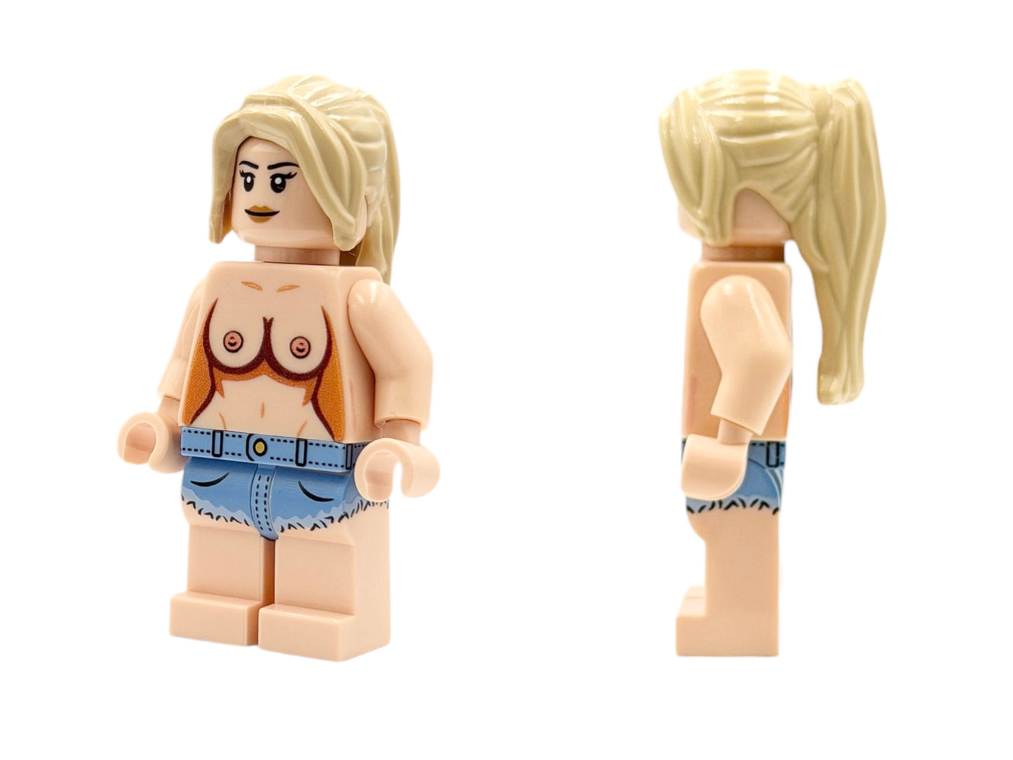 Beach Girl in Hotpants - light nougat